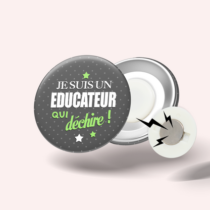 Badge Éducateur qui déchire 009