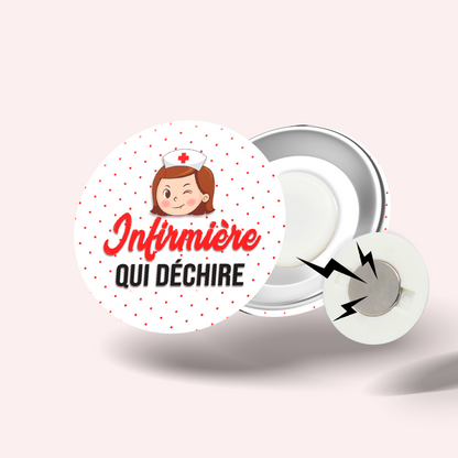 Badge Infirmière qui déchire 001