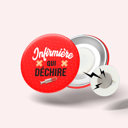 Badge Infirmière qui déchire 005