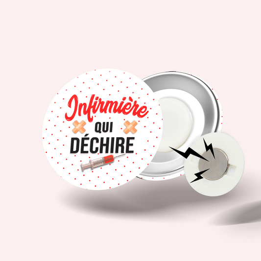 Badge Infirmière qui déchire 008