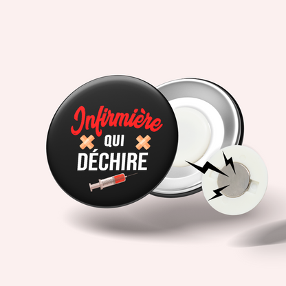 Badge Infirmière qui déchire 010