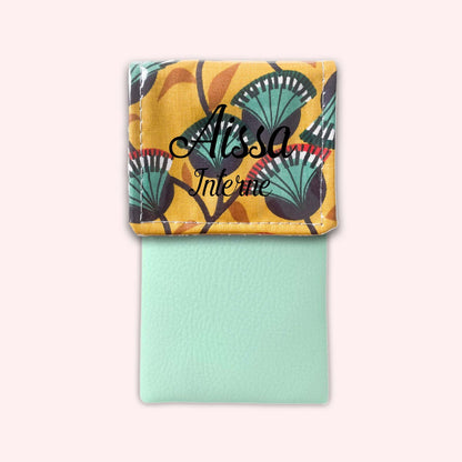 Flower 6 Magnetic Pouch